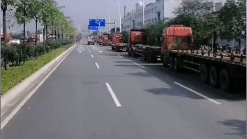 海运价值连跌23周，大量空箱堆积港口！集装箱物流司机提前回老家过年