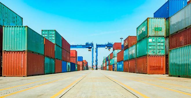 集装箱船埠运营收入降落