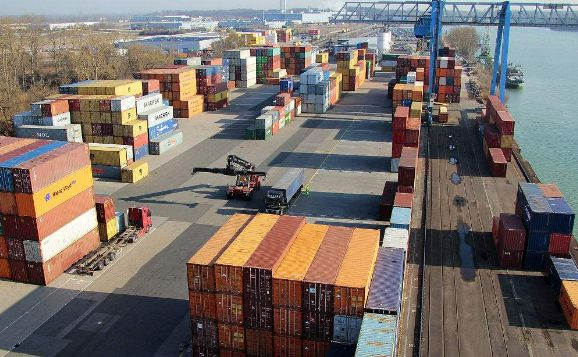 集装箱海运中什么是“表堆场”